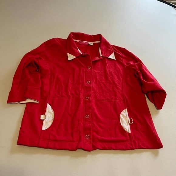 Onque Casual red white trim snap down casual top M - Picture 1 of 9